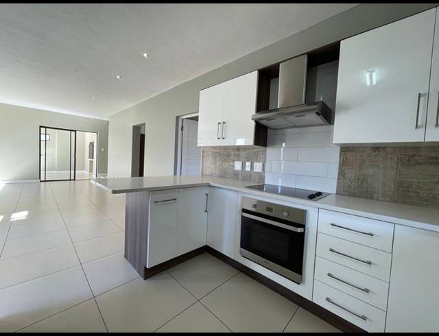 3 BEDROOM HOUSE FOR SALE IN MIDSTREAM RIDGE